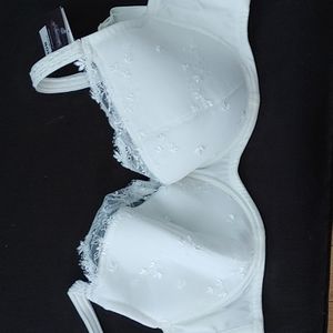 Underwire full coverage bra by Samanta in ivory size 36H